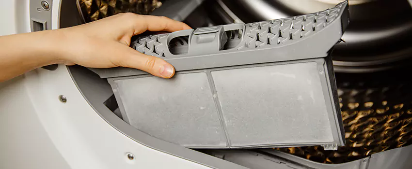 Signs Of A Clogged Dryer Lint Trap in Oak Ridge, Florida